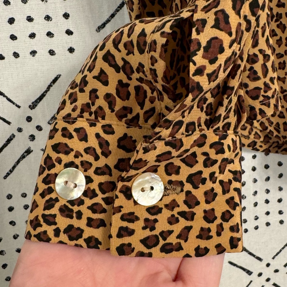 SPENSER JEREMY Vintage Silk Leopard Print Button-Up Shirt - Picture 5 of 9